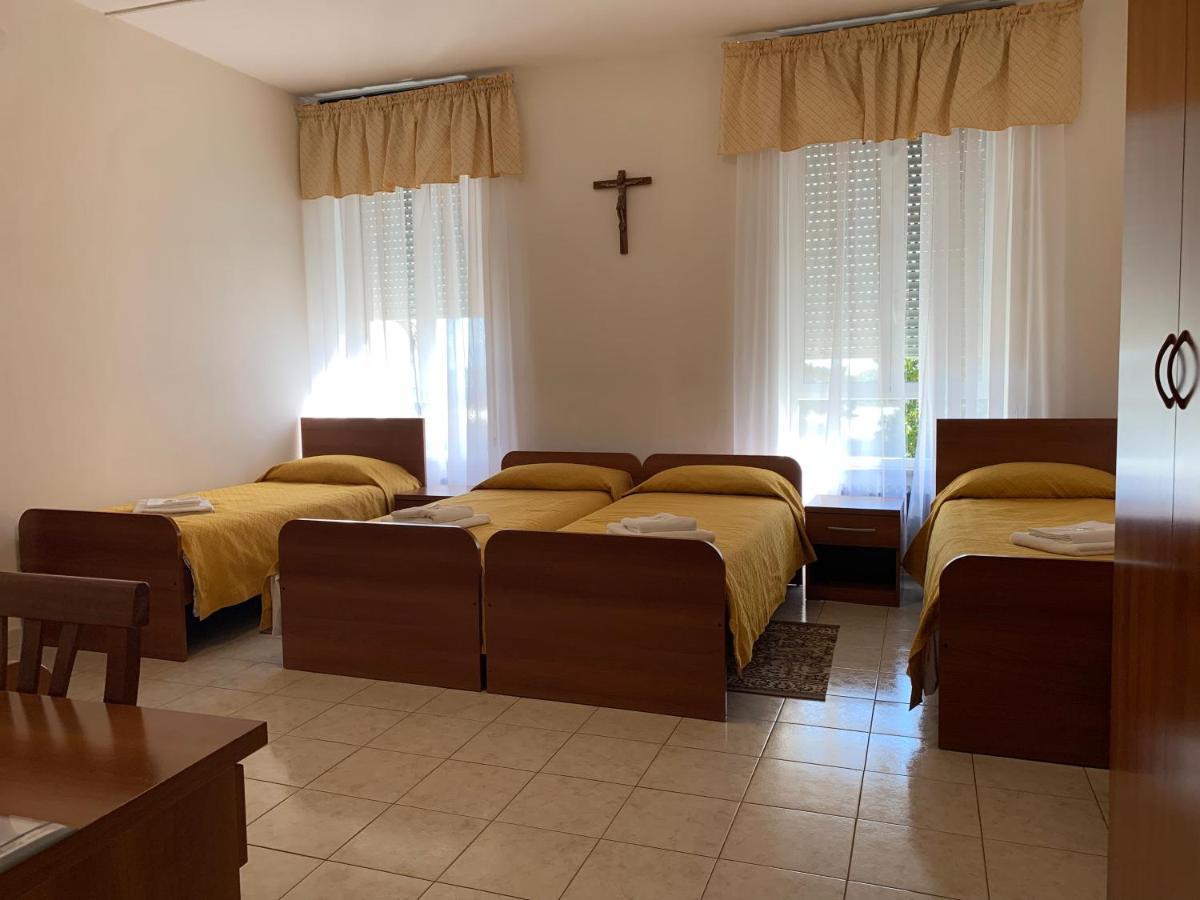 Casa Per Ferie Jpii Dom Polski Roma Exterior foto